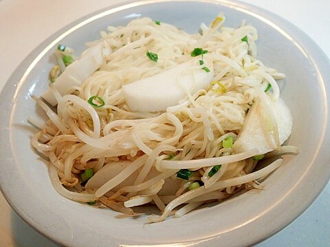 白だしで　板蒲鉾ともやしの糖質0ｇ麺